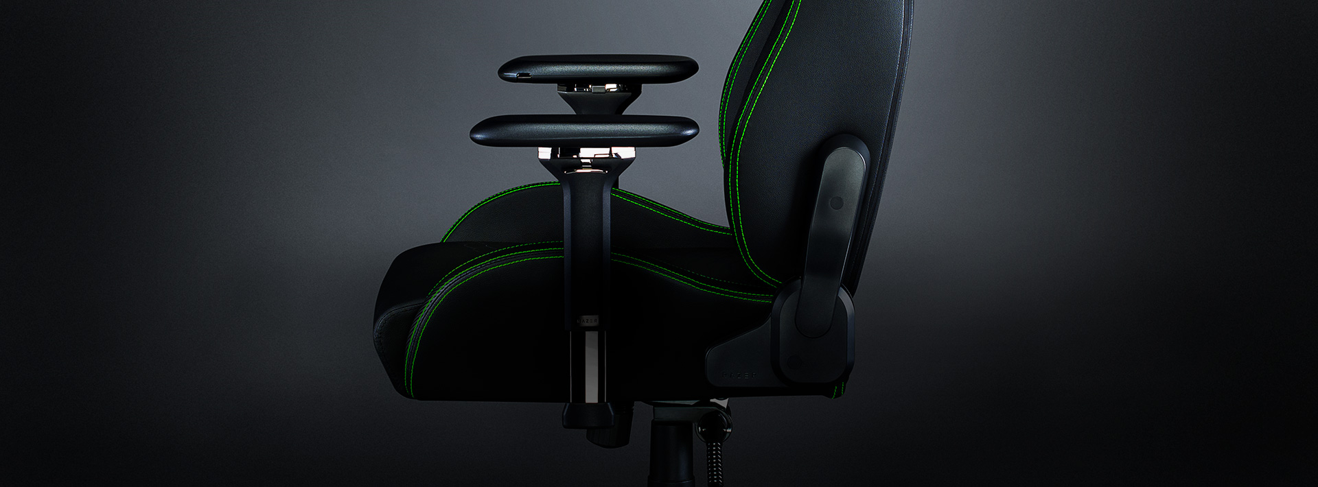 Ghế game Razer Iskur Gaming Chair w/ Lumbar Support  trang bị tay ghế 4d